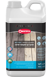 בקבוק ווד קלינר מבית Owatrol – חומר ניקוי מקצועי לעץ לחידוש ולניקוי עמוק של דקים, פרגולות וגדרות, המסיר לכלוך, טחב וכתמים ומשאיר את העץ במראה טבעי ומחודש.
